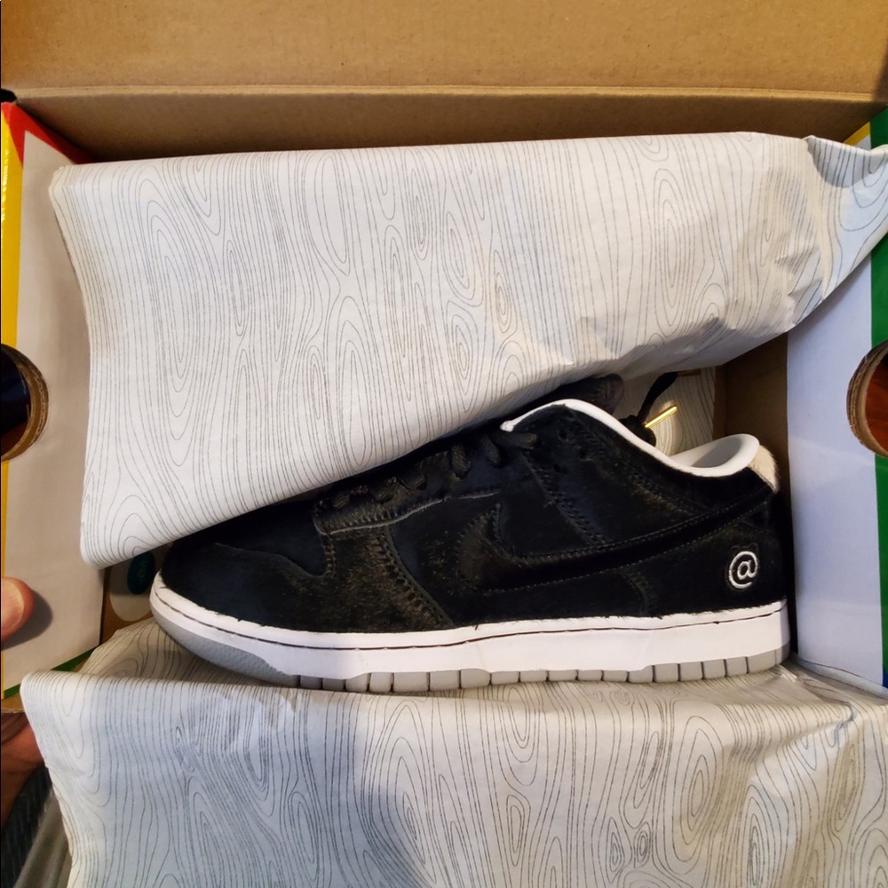 Black velvet/suede Sb dunks!!